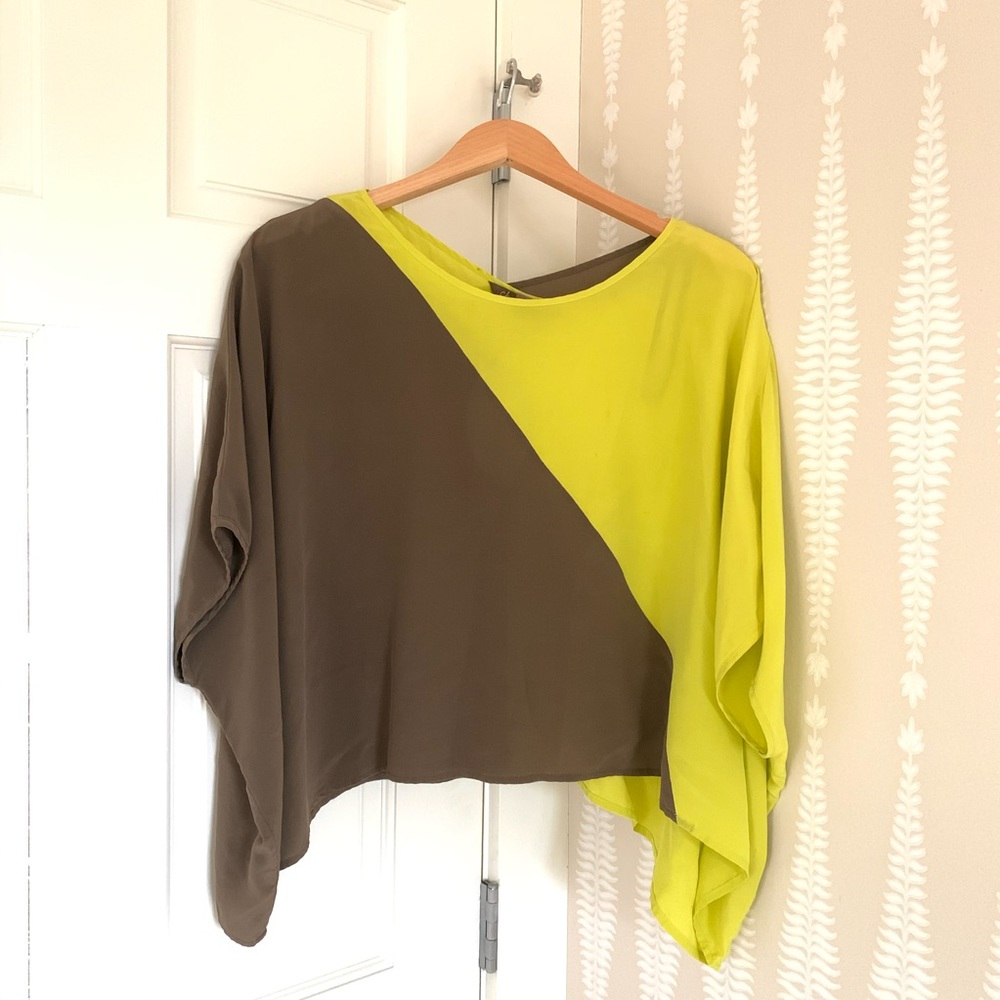 Charlie Jade silk blouse with keyhole back S / P